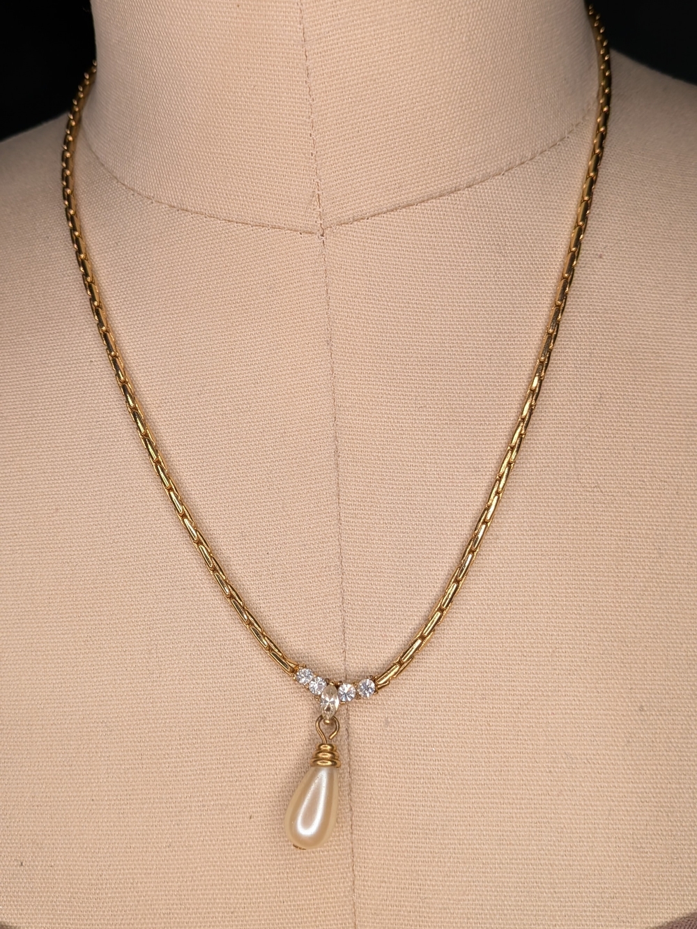 Gold Tone Teardrop Faux Pearl Rhinestone Drop Necklace 18"